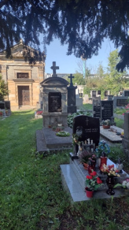 Hřb Klecany T.Holý.jpg